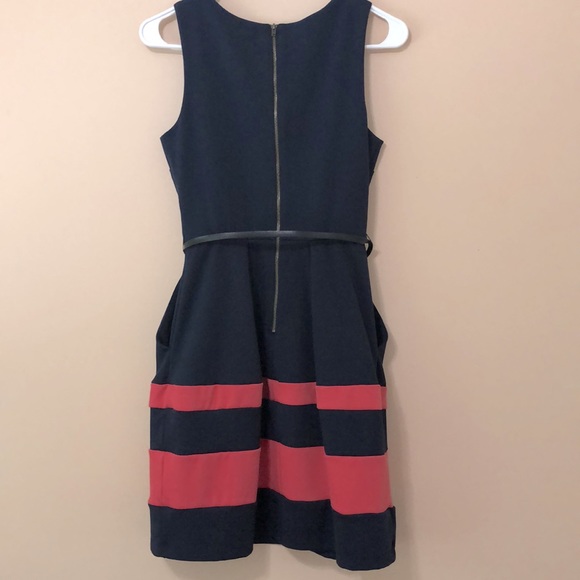 Pleated front side pocket dress - Picture 2 of 2